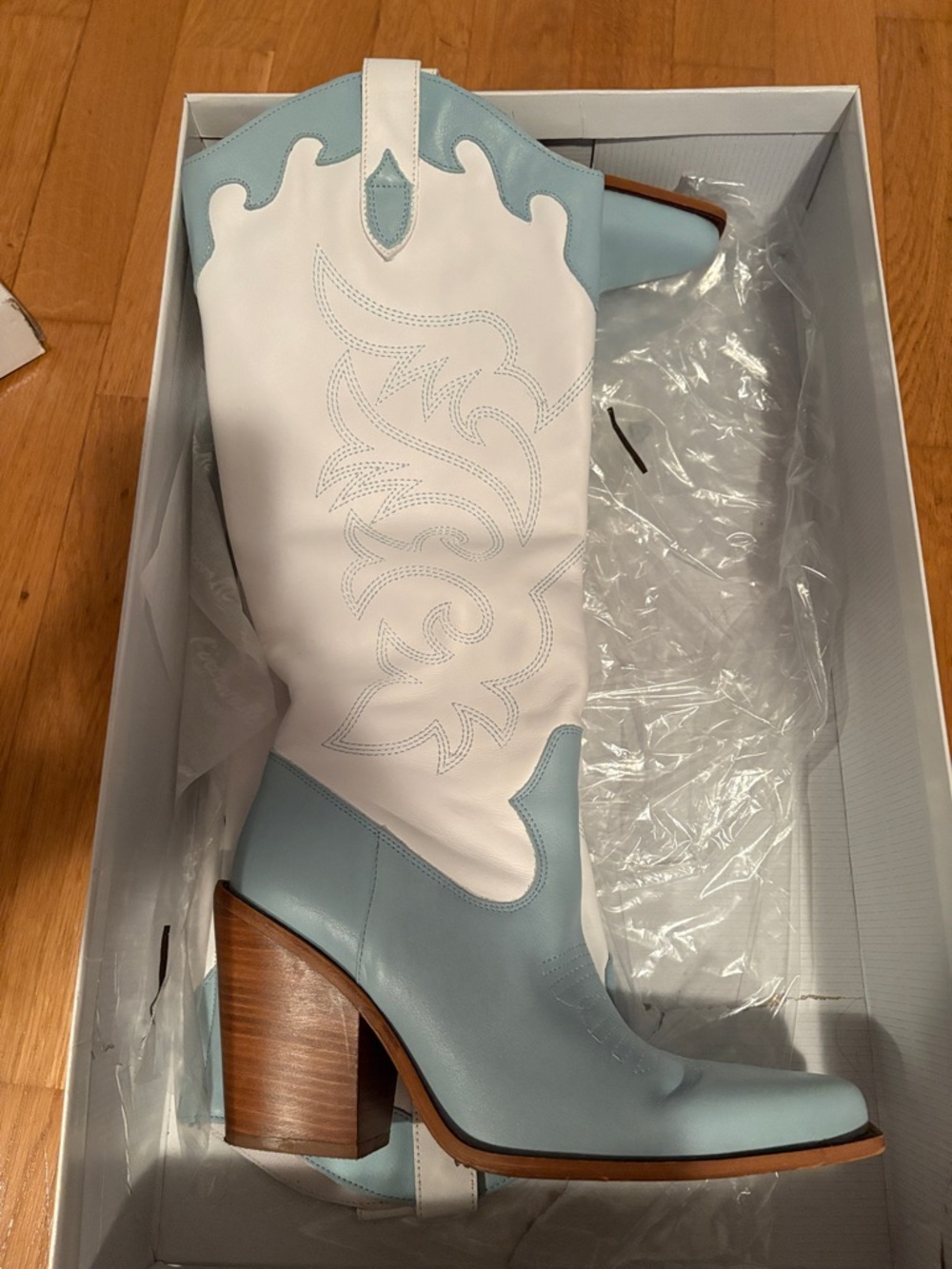 L’intervalle Blue and whiteCowgirl Boots